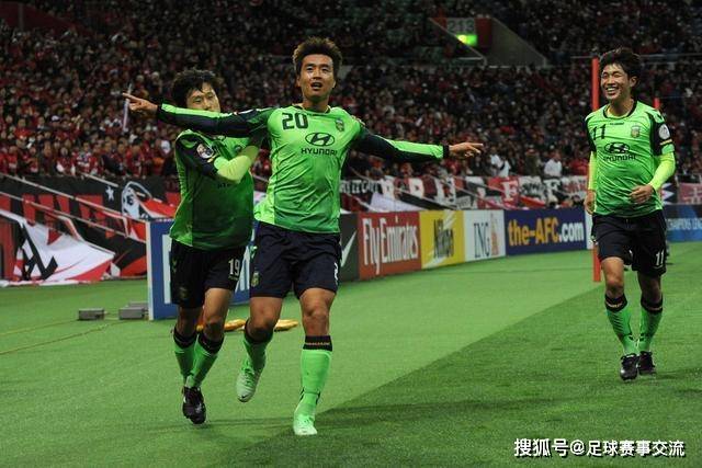 亚冠半场-谢文能远射偏出 山东泰山暂0-0仁川联