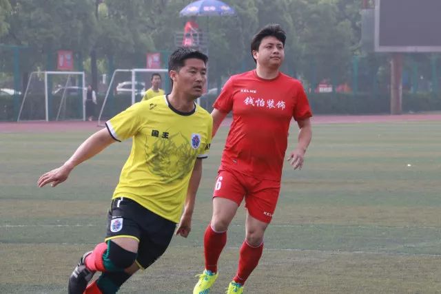 国王杯-莱万点射费尔明破门 巴萨3-2巴瓦斯特罗